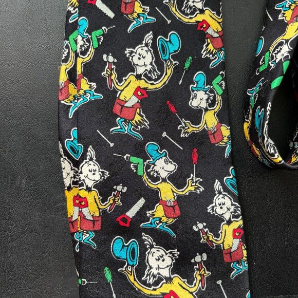 Dr. Seuss Green Eggs And Ham Tools 100% Silk Tie Sam I Am - Picture 4 of 7